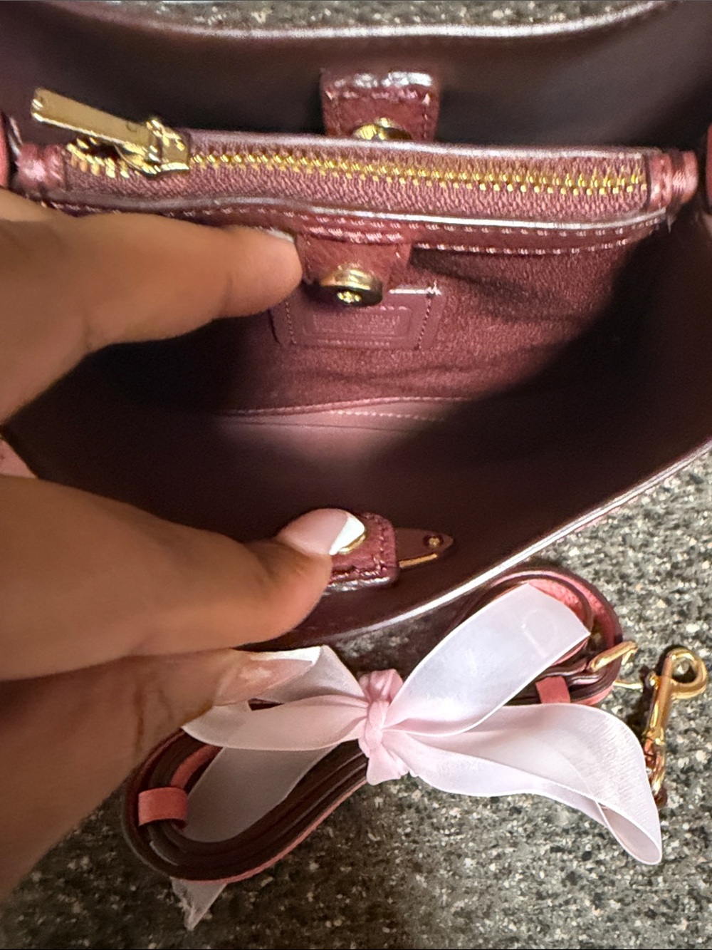 Coach Pink bucket bag Crossbody with unbranded Charm - Picture 2 of 9